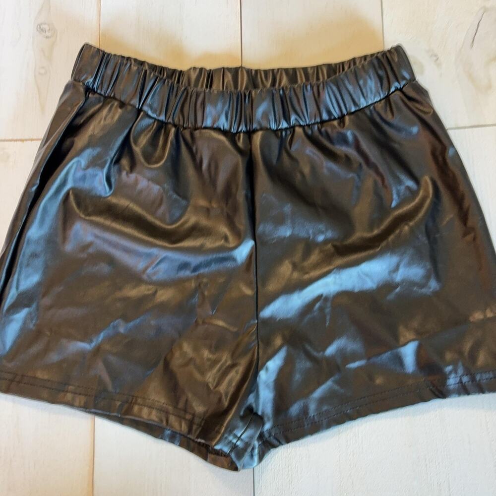 LovelyWholesale Shorts Womens M Black Faux Leather Elastic Waist Pull On Casual